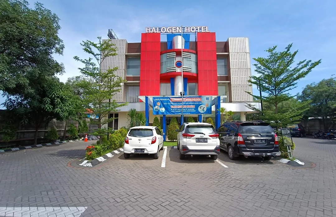 Halogen Hotel Airport Surabaya-1